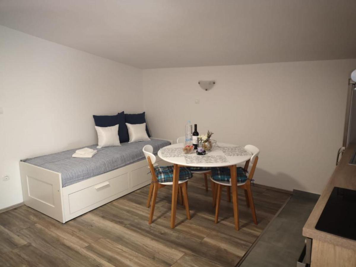 Apartments Tara Ražanac Kültér fotó